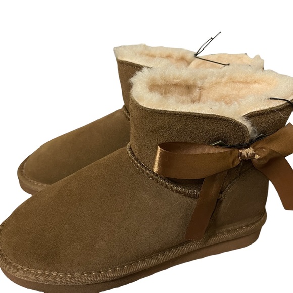 Bear Paw Women’s Boots - Picture 4 of 8